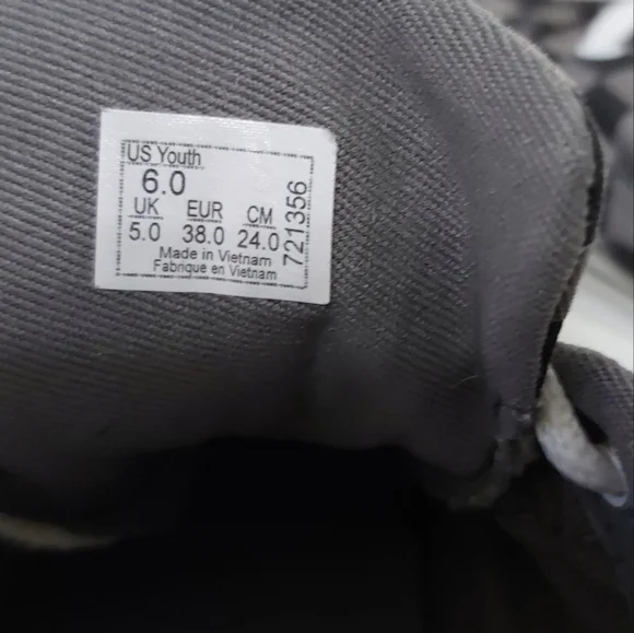 Checked Vans - Picture 10 of 10